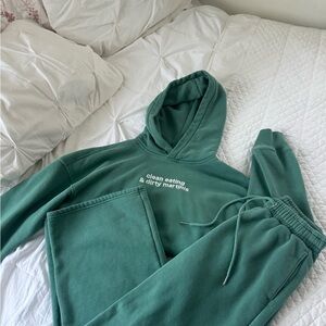 'clean eating & dirty martinis' green sweatset